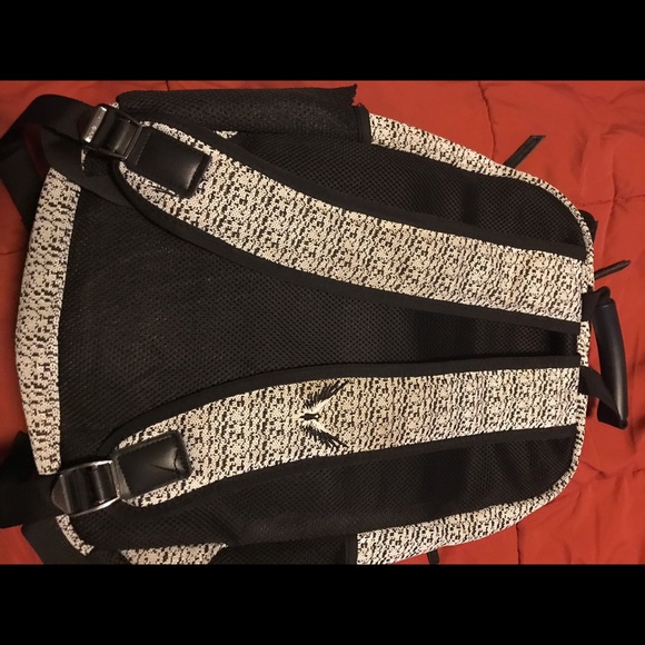Logang Backpack - Picture 2 of 2